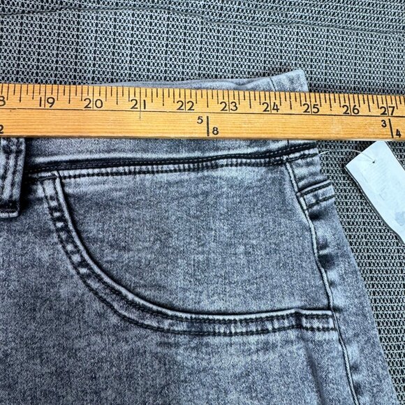 Terra & Sky Womens Plus Size 4X (28W-30W) Gray Denim Capri Jeggings - Picture 5 of 10
